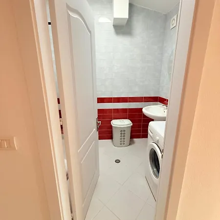 Hl- Steps To The Sea Apartman Golem